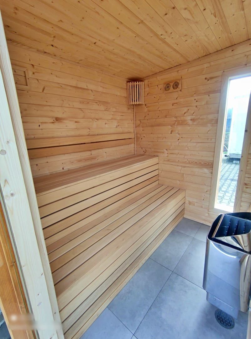 Interiér venkovní finské sauny oika®
