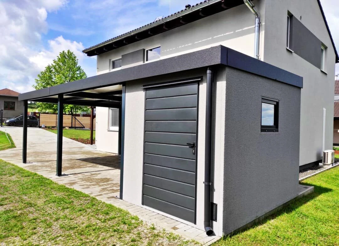 Montovaný záhradný domček s prefabrikovaným prístreškom