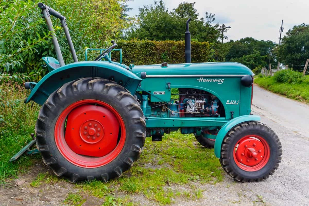 Ako vyriešiť garáž na traktor?