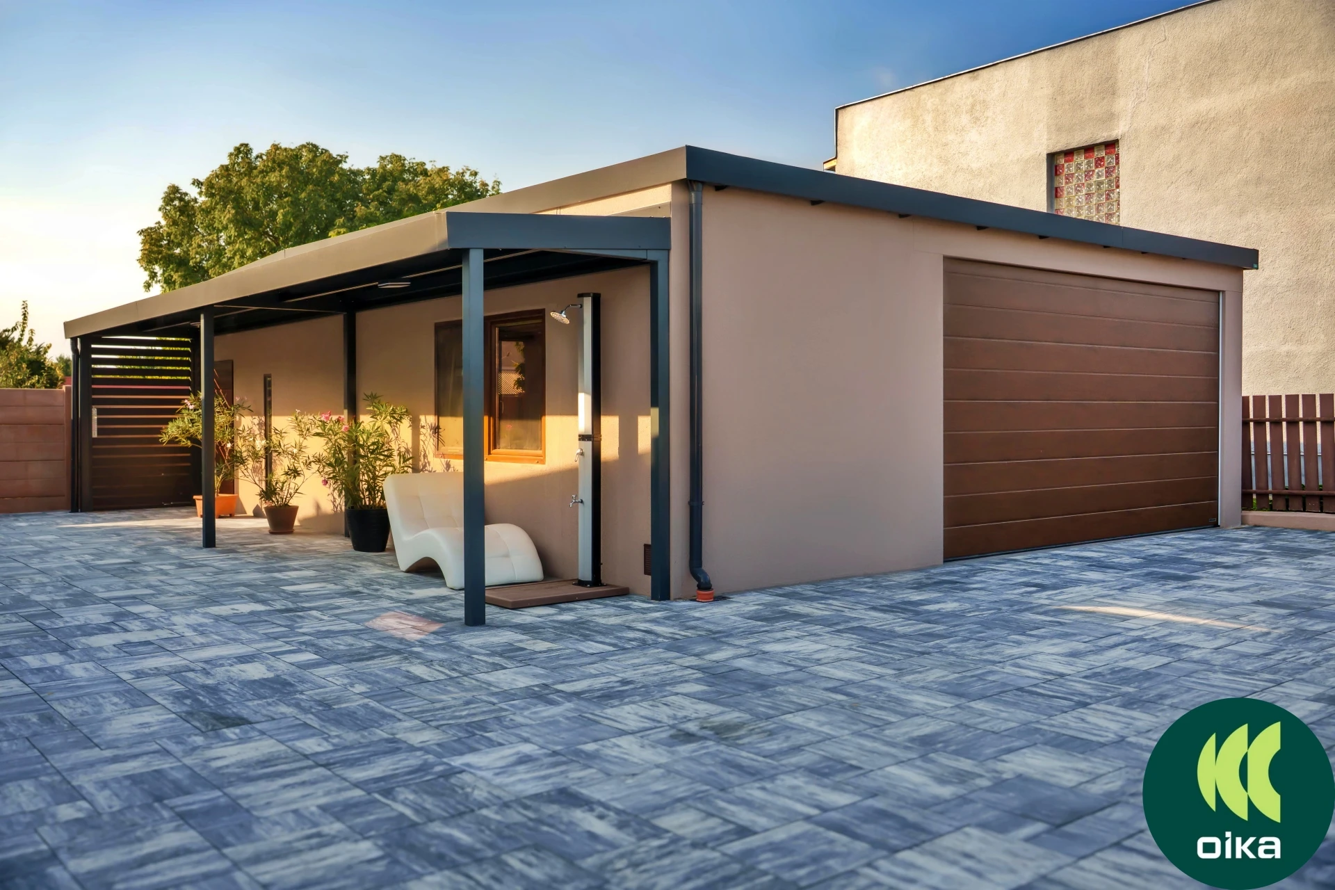 Montovaná garáž pre 2 autá s hotovou omietkou a šikmou strechou