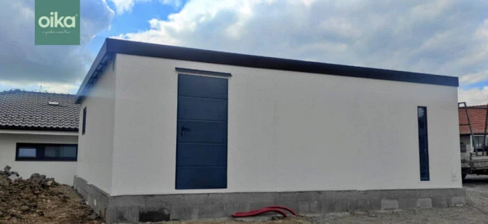 Dvojgaráž s dverami, strešným oknom a oknom
