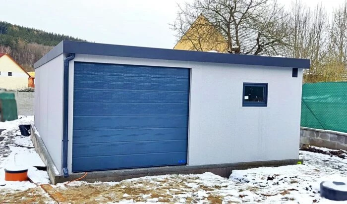 Prefabrikovaná dvojgaráž so zadnými sekcionálnymi dverami na požiadanie