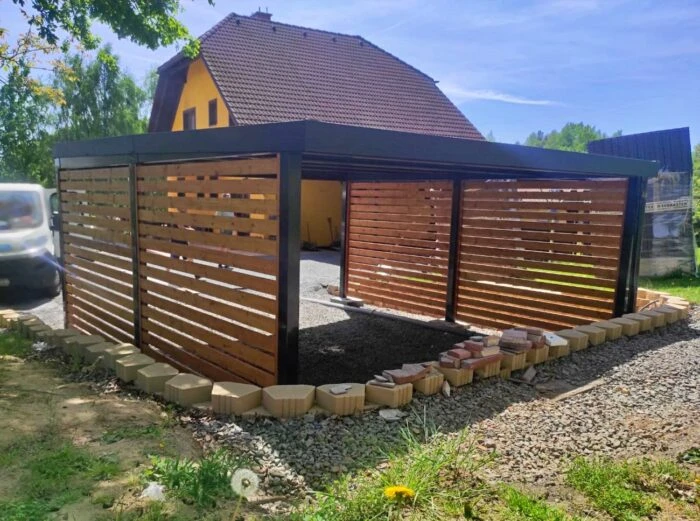 Montovaný prístrešok pre 2 autá s bočnými stenami