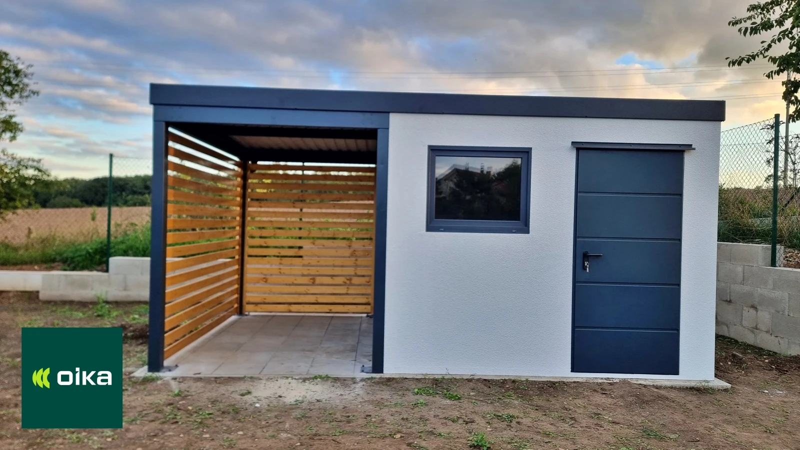 záhradný domček s prístreškom